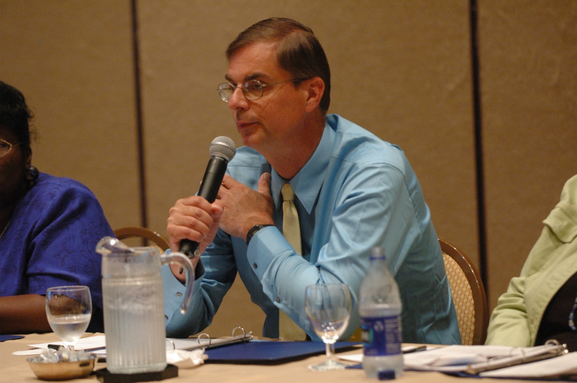 William Miecuna speaking at a HUD Neighborhood Networks event